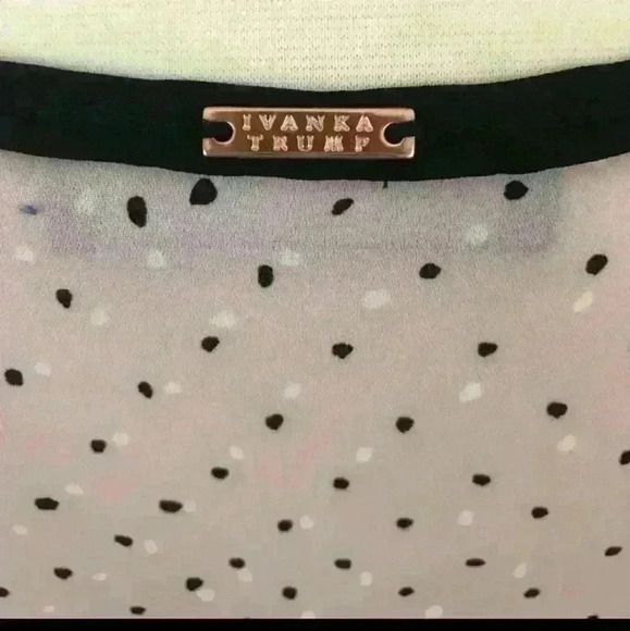 - NWT IVANKA TRUMP TOP SIZE SMALL - Picture 3 of 6